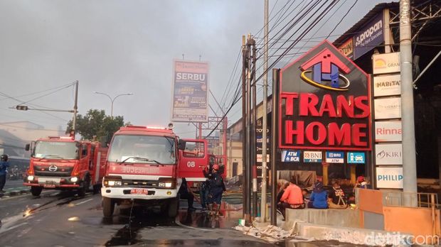 Trans Home di Berbah, Sleman Terbakar, Trans Home di Berbah, Sleman terbakar, Kamis (1/10/2026)