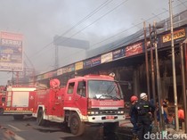 2 Karyawati Tewas Terjebak Kebakaran Toko Bangunan di Jogja