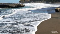 Pantai Citanggeuleuk, Surga Tersembunyi di Garut