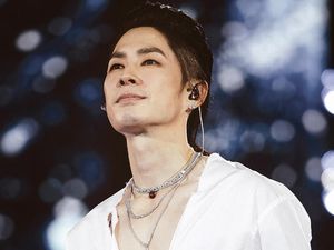 Salfok! Vanness Wu Pakai Karya Desainer Indonesia di Konser Hangzhou