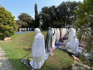 Ikhtiar Warga Pangandaran Salat Istisqa di Tengah Kekeringan