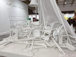 Endry Pragusta Pamer Karya Instalasi Perahu Rakit di Art Jakarta 2026