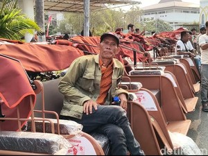 Video: 220 Unit Bantuan Becak Listrik Prabowo Dibagikan di Karawang