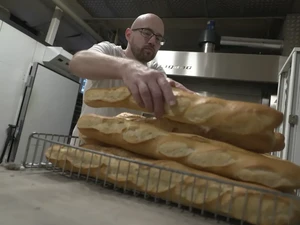 Perang Iran Bikin BBM Mahal, Bakery Prancis Kewalahan Panggang Baguette