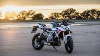 BMW F 450 R Meluncur, Moge Touring Harga Rp 135 Jutaan