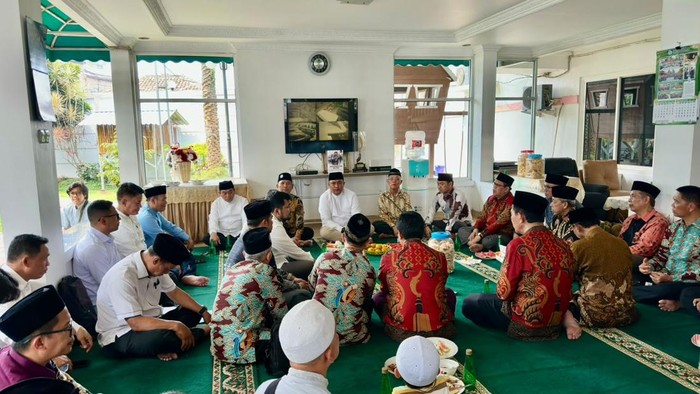 Bupati Bogor Rudy Susmanto membahas peluang tersebut saat bersilaturahmi dengan jajaran Pimpinan Daerah Muhammadiyah Kabupaten Bogor di Leuwiliang, Jumat (2/10/2026).