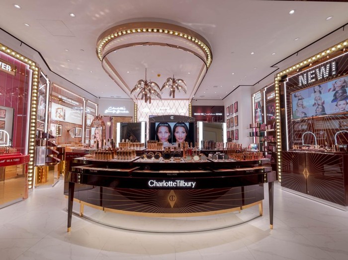 Flagship store Charlotte Tilbury di Plaza Indonesia.