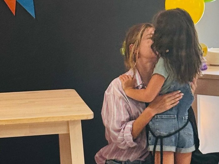 Gigi Hadid rayakan ulang tahun Kay