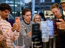 Burgundy atau Glacier? Warna iPhone 18 Pro Mana yang Jadi Incaranmu?