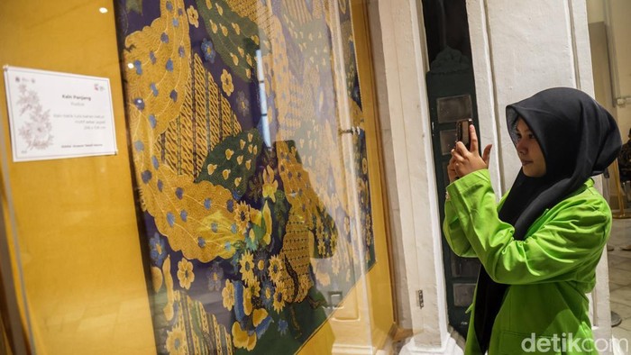 Pameran batik bertajuk “Jejak Keindahan: Batik Kudus, Demak, dan Banyumas” digelar di Museum Tekstil, Jakarta, bertepatan dengan peringatan Hari Batik Nasional 2026. Pameran ini menghadirkan beragam karya batik dari tiga daerah di Jawa Tengah.