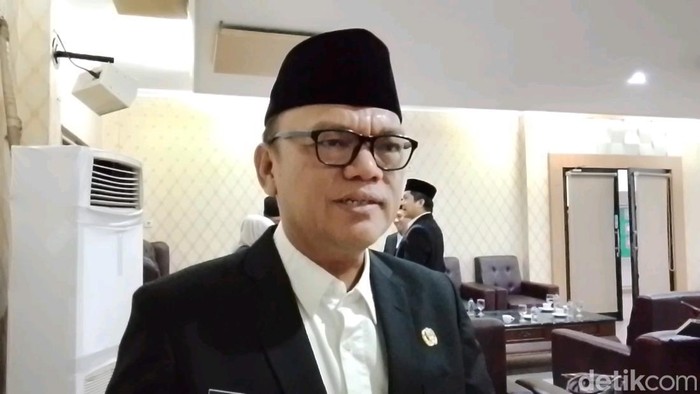 Joncik Muhammad resmi dikukuhkan sebagai Ketua Komite Daerah Ekonomi dan Keuangan Syariah (KDEKS) Kabupaten Empat Lawang