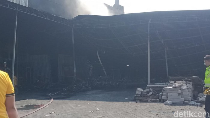 Penampakan toko bangunan Trans Home di Kalitirto, Berbah, Sleman, Jumat (2/10/2026).