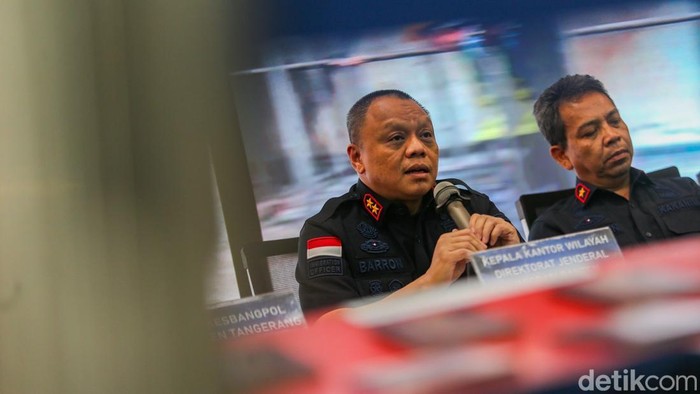 Sebanyak 13 warga negara asing (WNA) asal Tiongkok diamankan Kantor Imigrasi Kelas I Khusus Non TPI Tangerang karena diduga menyalahgunakan izin tinggal. Mereka diketahui bekerja di sebuah proyek konstruksi di wilayah Kabupaten Tangerang.