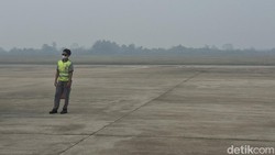 Bandara Sultan Thaha Diselimuti Kabut Asap, Super Air Jet Yogyakarta-Jambi Delay