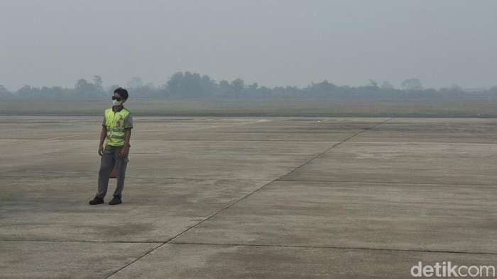 Kondisi Kabut Asap menyelimuti bandara Sultan Thaha Jambi