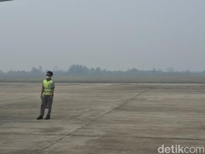 Bandara Sultan Thaha Diselimuti Kabut Asap, Super Air Jet Yogyakarta-Jambi Delay