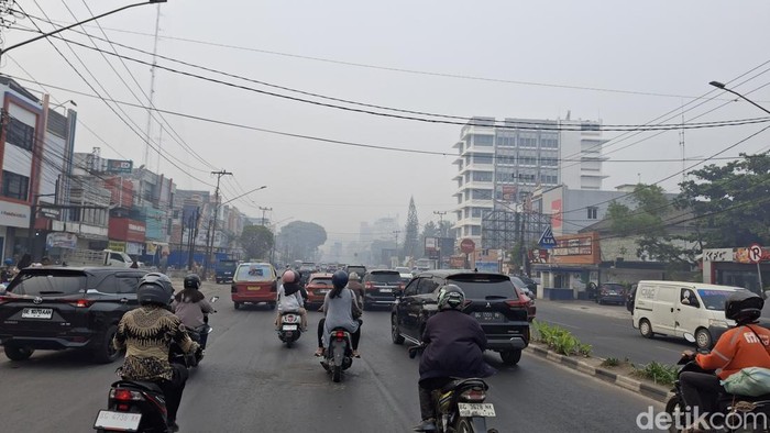 Kota Palembang masih diselimuti kabut asap karhutla
