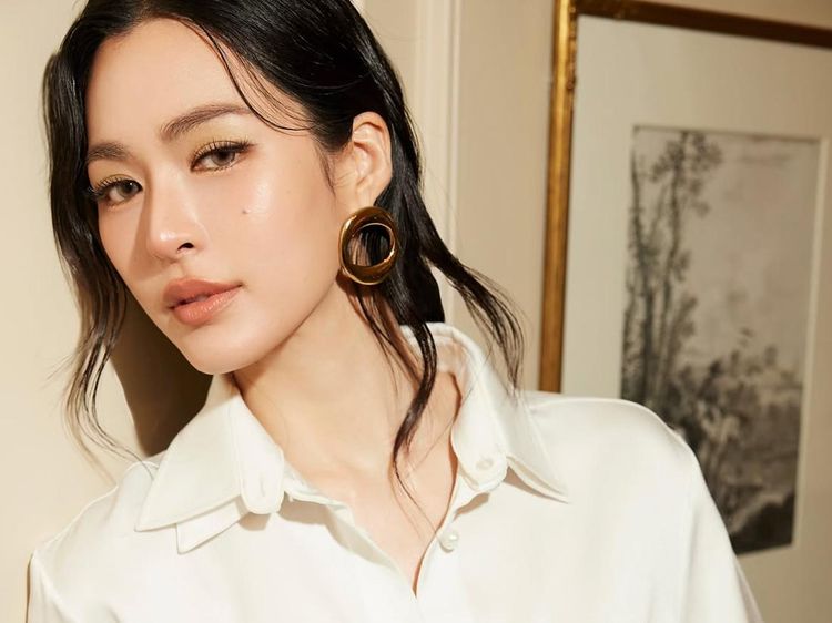 Pesona Lingling Kwong Wanita Tecantik Dunia 2026 di Show Dior, Paris