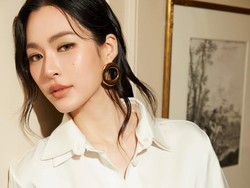 Pesona Lingling Kwong Wanita Tecantik Dunia 2026 di Show Dior, Paris