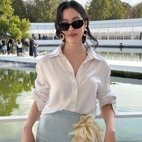 Bintang drama Thailand Lingling Kwong menghadiri show Christian Dior Spring/Summer 2027 yang digelar bersamaan dengan Paris Fashion Week 2026 di Paris, Prancis, Selasa (29/10/2026). Foto: Dok. Instagram Lingling Kwong, Orm Kornnaphat