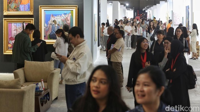 Pameran seni Art Jakarta 2026 kembali digelar di JIExpo, Kemayoran, Jakarta. Gelaran ini menjadi salah satu ruang pertemuan bagi seniman, galeri, kolektor, dan pencinta seni untuk menikmati beragam karya seni kontemporer.