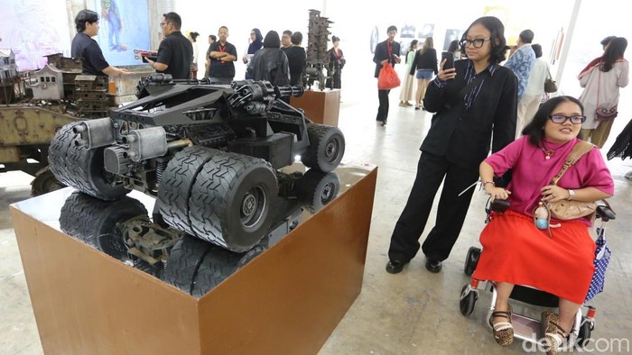 Pameran seni Art Jakarta 2026 kembali digelar di JIExpo, Kemayoran, Jakarta. Gelaran ini menjadi salah satu ruang pertemuan bagi seniman, galeri, kolektor, dan pencinta seni untuk menikmati beragam karya seni kontemporer.