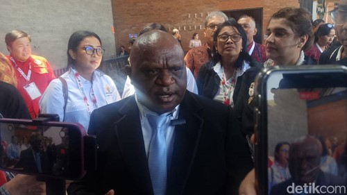 Menteri HAM Natalius Pigai saat menghadiri forum bisnis di Bali, Jumat (2/10/2026).