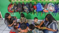 Pengenalan batik sejak usia dini diharapkan dapat menumbuhkan rasa ketertarikan dan kecintaan anak-anak terhadap budaya Indonesia.