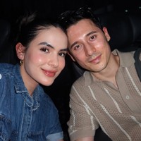 Meski kini sudah memiliki seorang putri yang masih kecil, Nino dan Steffi juga tetap menyempatkan waktu untuk pergi berdua. Rumah tangganya keduanya selalu terlihat harmonis. Foto: Instagram/@ninojkt