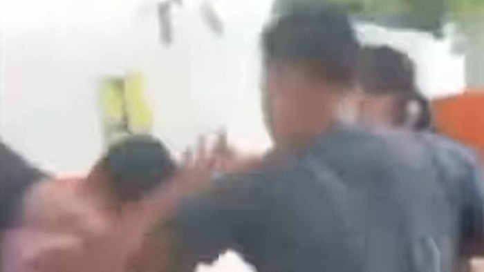 Tangkapan layar video saat korban dianaiaya para pelaku.