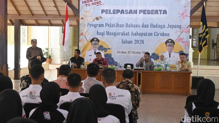 Pelepasan peserta pelatihan bahasa bertempat di Pendopo Bupati Cirebon