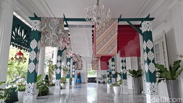 Pemprov DKI Jakarta membuka uji coba program Namu Balai Kota mulai besok. Warga bisa tur Balai Kota DKI hingga ikuti edukasi seni budaya, hingga jasa publik. (Belia/detikcom)