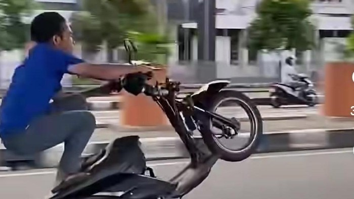 Pemuda freestyle motor di Makassar diamankan.