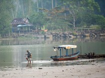 Pendangkalan Muara Batang Anai Ganggu Aktivitas Nelayan