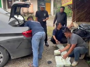 Sabu 50 Kg Disembunyikan dalam Mobil Mewah, 3 Kurir Ditangkap di Bakauheni
