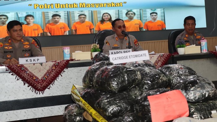 Polisi saat rilis ungkap kasus narkotika di Lampung Selatan