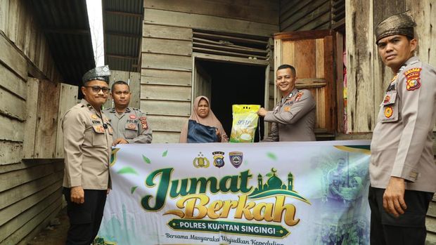 Polres Kuansing dan Dubalang menyalurkan bantuan ke panti asuhan