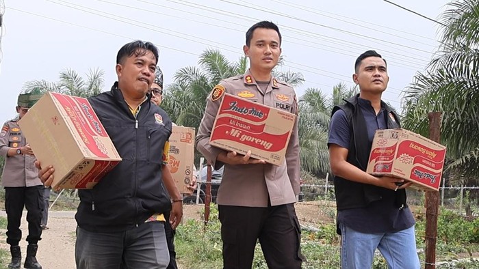 Polres Kuansing dan Dubalang menyalurkan bantuan ke panti asuhan