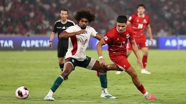 Ragnar Oratmangoen JAKARTA, INDONESIA - OCTOBER 01: Hamza Choudhury of Bangladesh is challenged by Ragnar Oratmangoen of Indonesia during the FIFA ASEAN CUP Division 1 Group A match between Indonesia and Bangladesh at Gelora Bung Karno Stadium on October 01, 2026 in Jakarta, Indonesia. (Photo by Robertus Pudyanto - FIFA/FIFA via Getty Images)