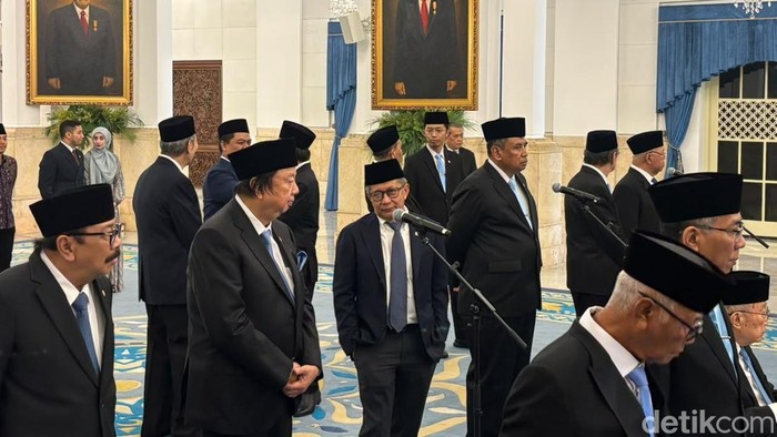 Rocky Gerung dilantik jadi Wantimpres. (Firda/detikcom)