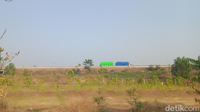 Ruas jalan tol Jogja-Solo Desa Brangkal, Kecamatan Karanganom.