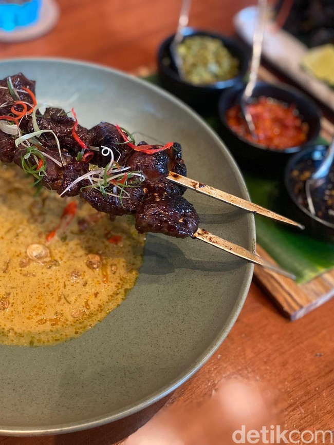 Sate Klathak hingga Pizza Rendang Ada di Lounge Hotel Bintang Lima Ini