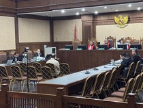 Terdakwa Kasus Bea Cukai Nangis di Sidang, Ngaku Menyesal Terima Duit Suap