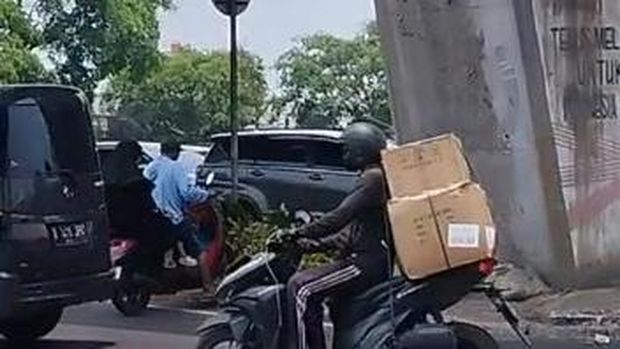 Situasi di bawah Flyover Pesing (Syahid/detikcom)