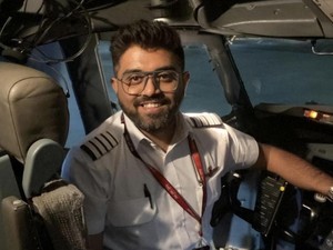 Profil Pilot Penyelamat Pesawat Flydubai yang Diduga Dibajak di Udara