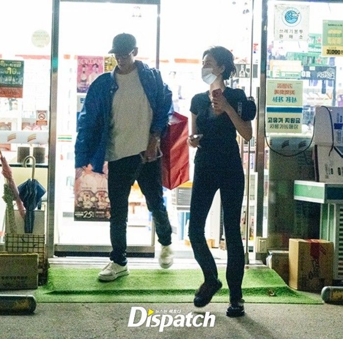 T.O.P dan Nana mengkonfirmasi hubungan asmaranya setelah laporan Dispatch.