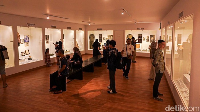 Museum Kesaktian Pancasila di kawasan Monumen Pancasila Sakti, Lubang Buaya, Jakarta Timur, kini tampil dengan wajah baru setelah menjalani revitalisasi. Pembaruan tersebut membuat tampilan museum lebih modern dengan tetap mempertahankan koleksi dan narasi sejarah yang menjadi bagian penting dari museum.