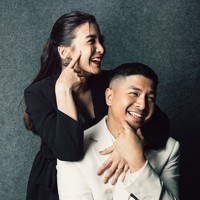 Meski sudah lebih dari 1 dekade hidup berumah tangga, Chelsea dan Glenn justru terlihat makin kompak dan serasi. Rumah tangga keduanya selama ini juga terbilang harmonis dan jauh dari gosip miring. Foto: Instagram/@chelseaoliviaa