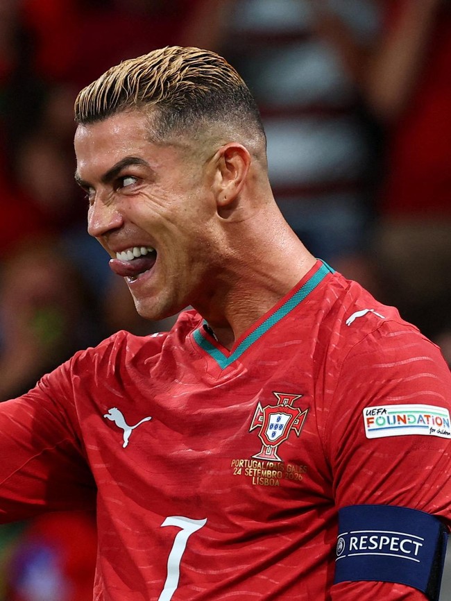 Meme Kocak Denda Murah Meriah Portugal ke Ronaldo