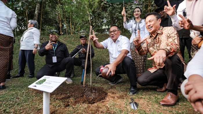 Dari Dusun Bambu ke EIGER Nature: Menteri LH Dorong Ekowisata